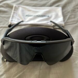 Sutro Lite Sweep Prizm Black Lenses, Black Frame, includes Original Packaging